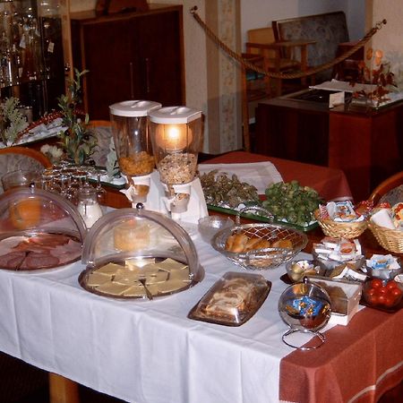 Hotel Pizzeria Venezia Sohren Extérieur photo
