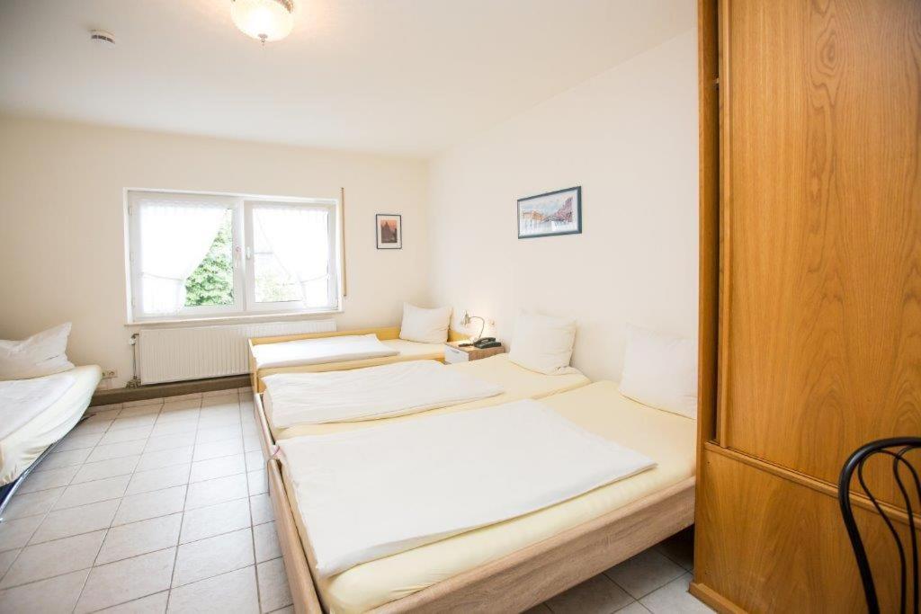 Hotel Pizzeria Venezia Sohren Extérieur photo