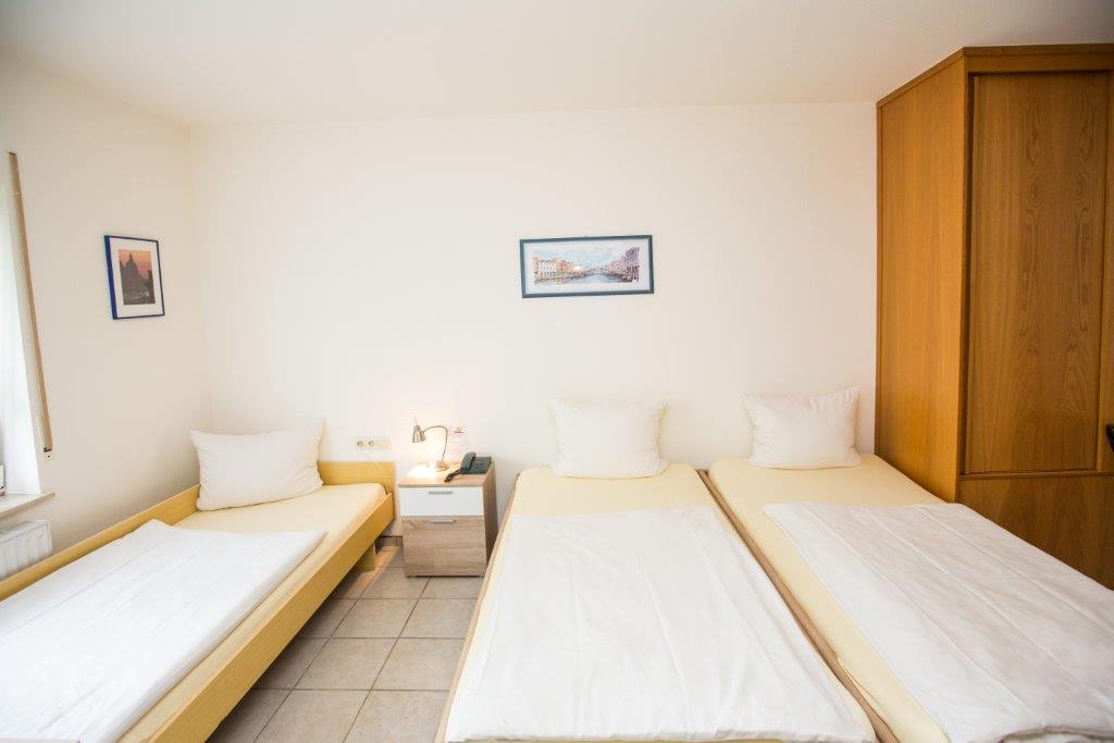 Hotel Pizzeria Venezia Sohren Extérieur photo
