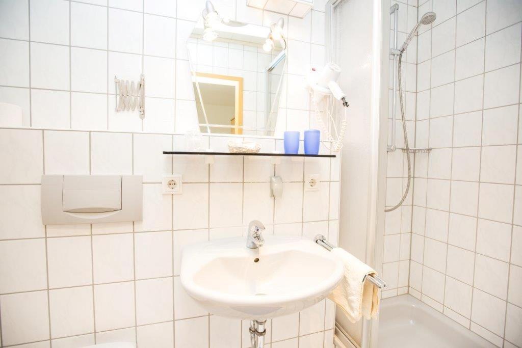 Hotel Pizzeria Venezia Sohren Extérieur photo